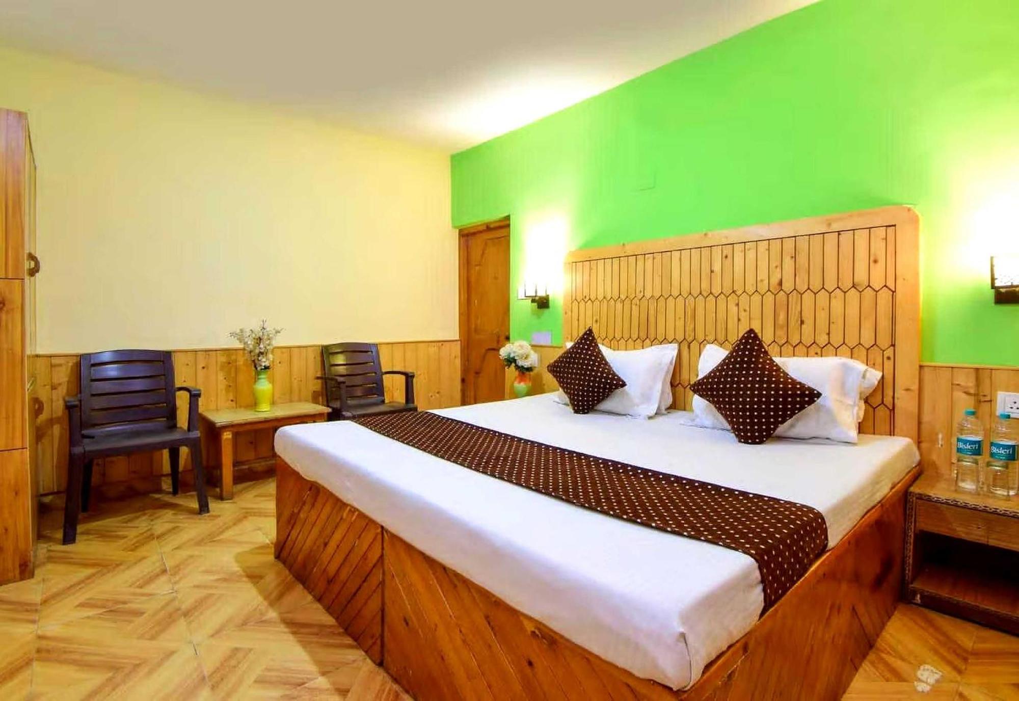 מנאלי Oyo Flagship 82405 Cochin Villa מראה חיצוני תמונה
